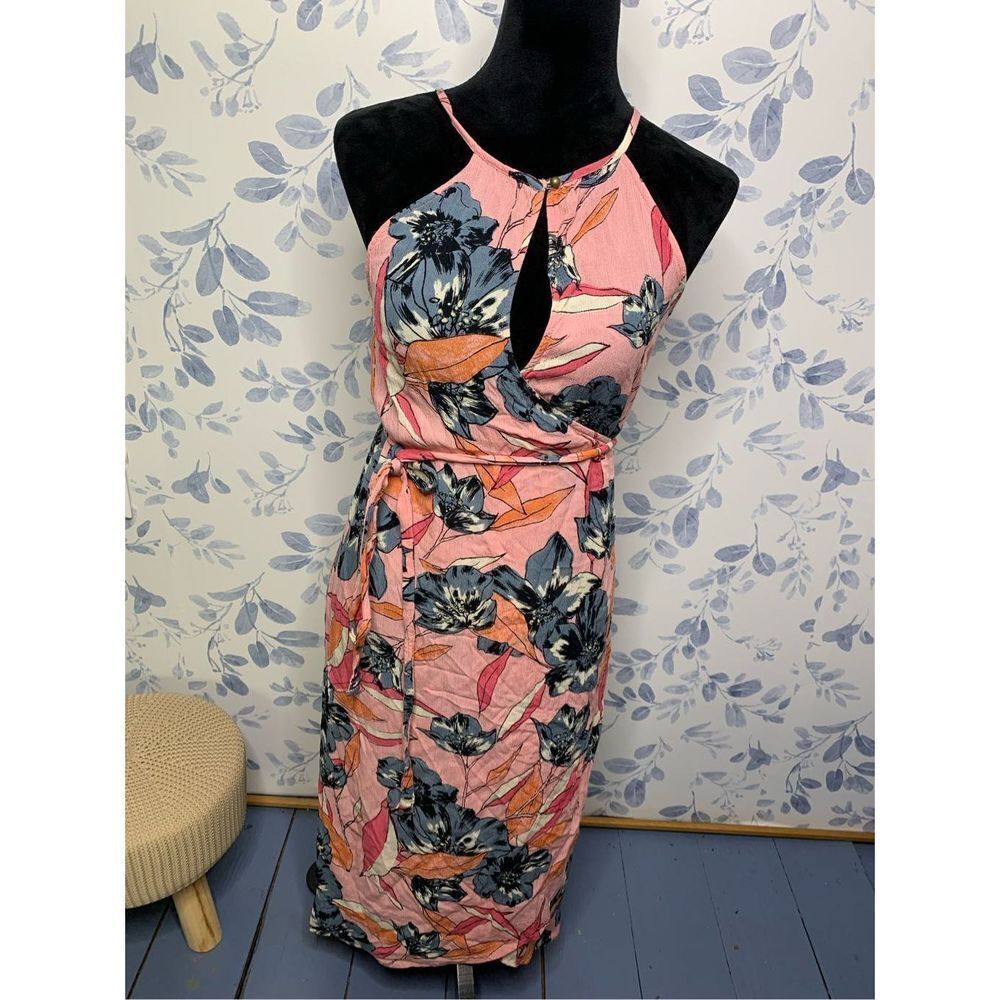 Billabong Floral Pink Wrap Dress With Keyhole Neckline Size M